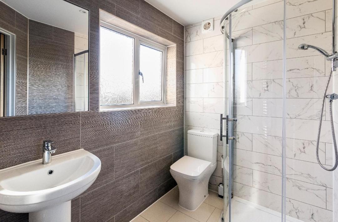 Luxury House 4 Ensuite Bedrooms, Free Parking ,Wifi 牛津 外观 照片