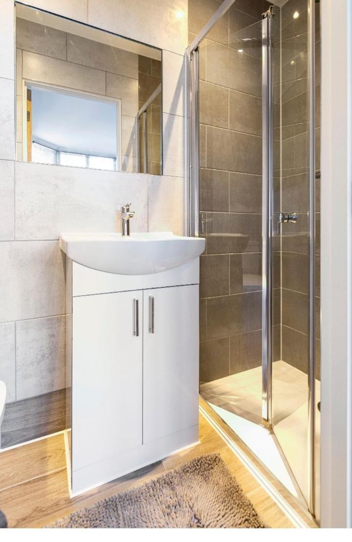 Luxury House 4 Ensuite Bedrooms, Free Parking ,Wifi 牛津 外观 照片